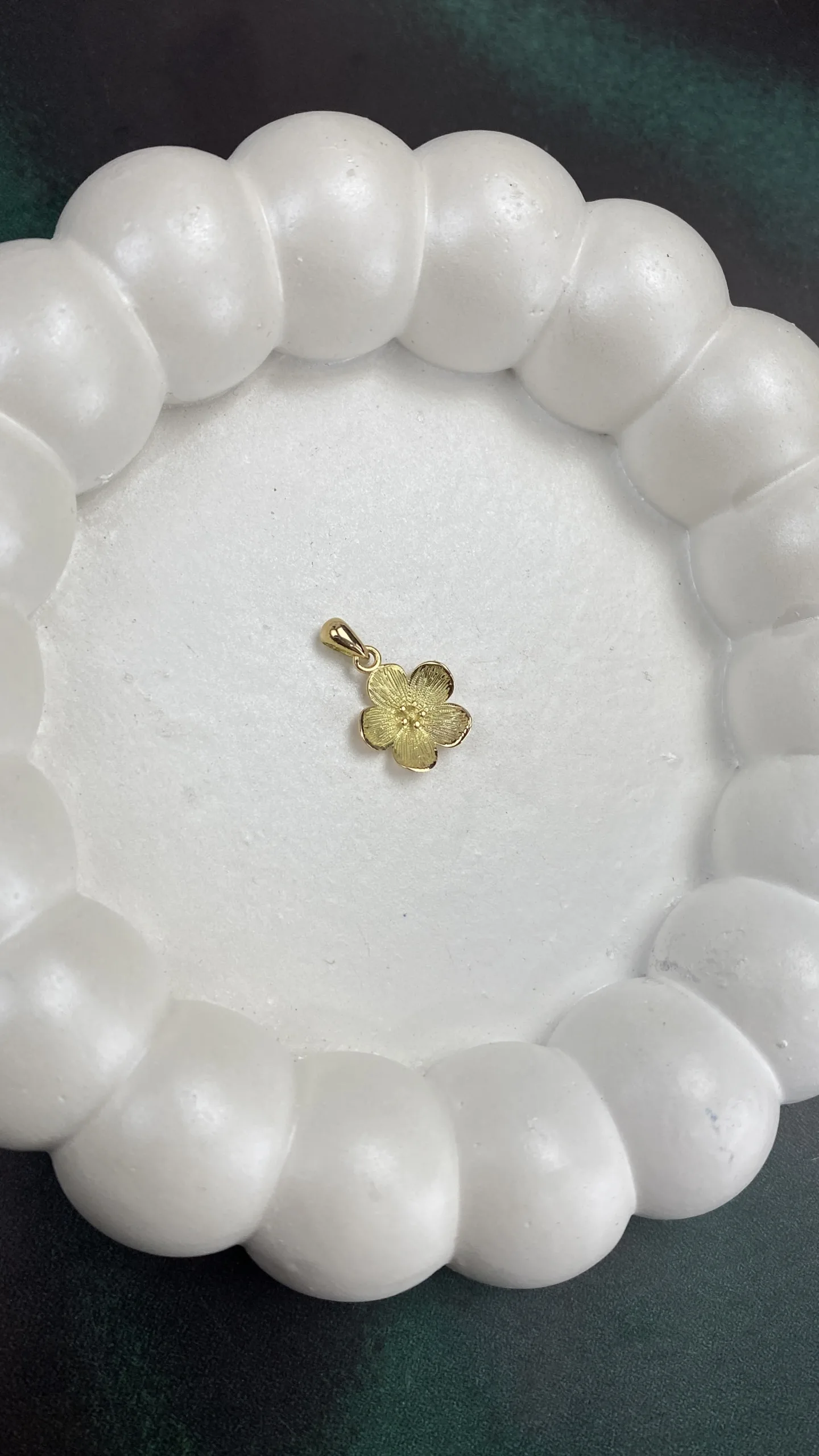 مدال طلا ریخته طرح گل کد 1090