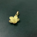 مدال طلا ریخته طرح گل 18 عیار