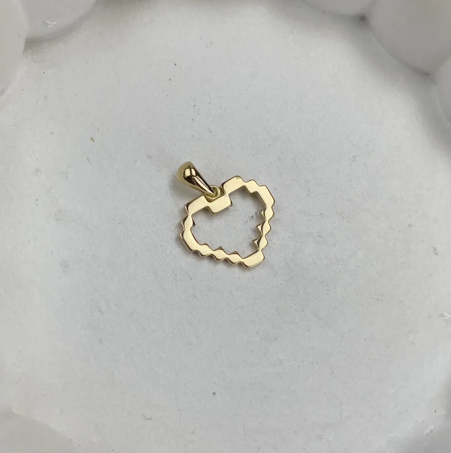 مدال طلا ریخته طرح قلب کد 1091
