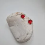 گوشواره طلا زنانه طرح قلب سنگ دار با وزن سبک و زیر یک گرم