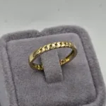 عکس انگشتر کارتیه مینیمال وسط حصیری طلا زنانه