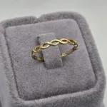 انگشتر مینیمال وسط موج طلا زنانه