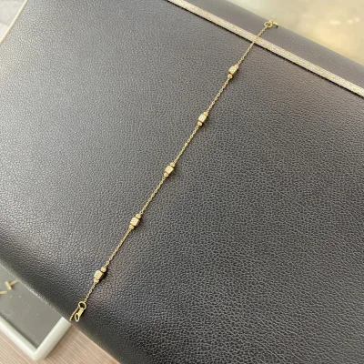 عکس دستبند طلا مکعب دست دوم بدون اجرت زنانه