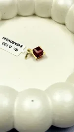 عکس گردنبند طلا سواروسکی مکعب قرمز دخترانه و زنانه