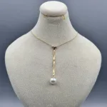 قیمت گردنبند تلفیقی طلا و مروارید طرح میله مارپیچ زنانه و دخترانه طلای 18 عیار ظریف نمادار