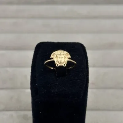 عکس انگشتر طلا زنانه و دخترانه طرح ورساچه 18 عیار