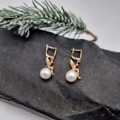 قیمت گوشواره طلا مروارید طرح فرشته زنانه و دخترانه 18 عیار