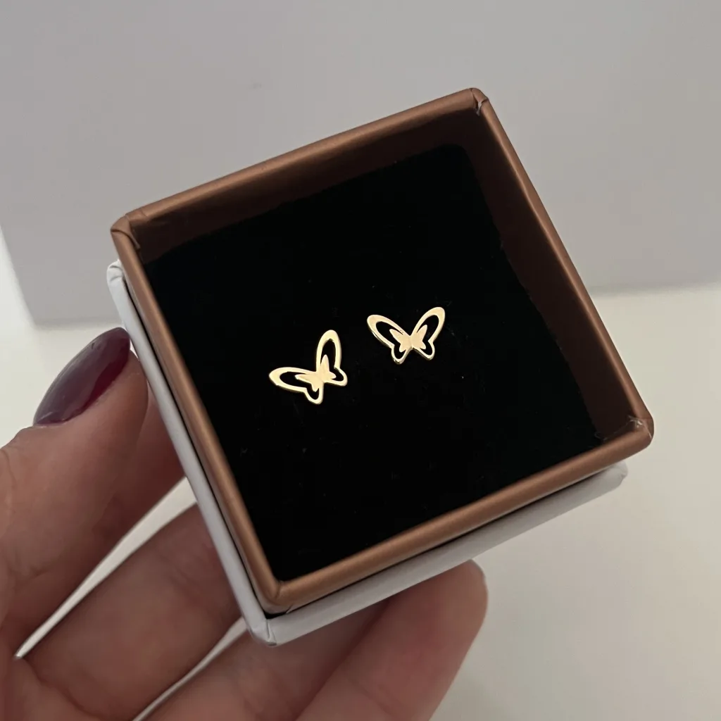 قیمت گوشواره میخی لیزری طلا پروانه زنانه و دخترانه طلای 18 عیار