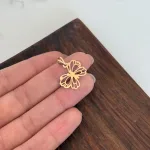 عکس پلاک طلا لیزری طرح پروانه زنانه و دخترانه زیر یک گرم کادویی