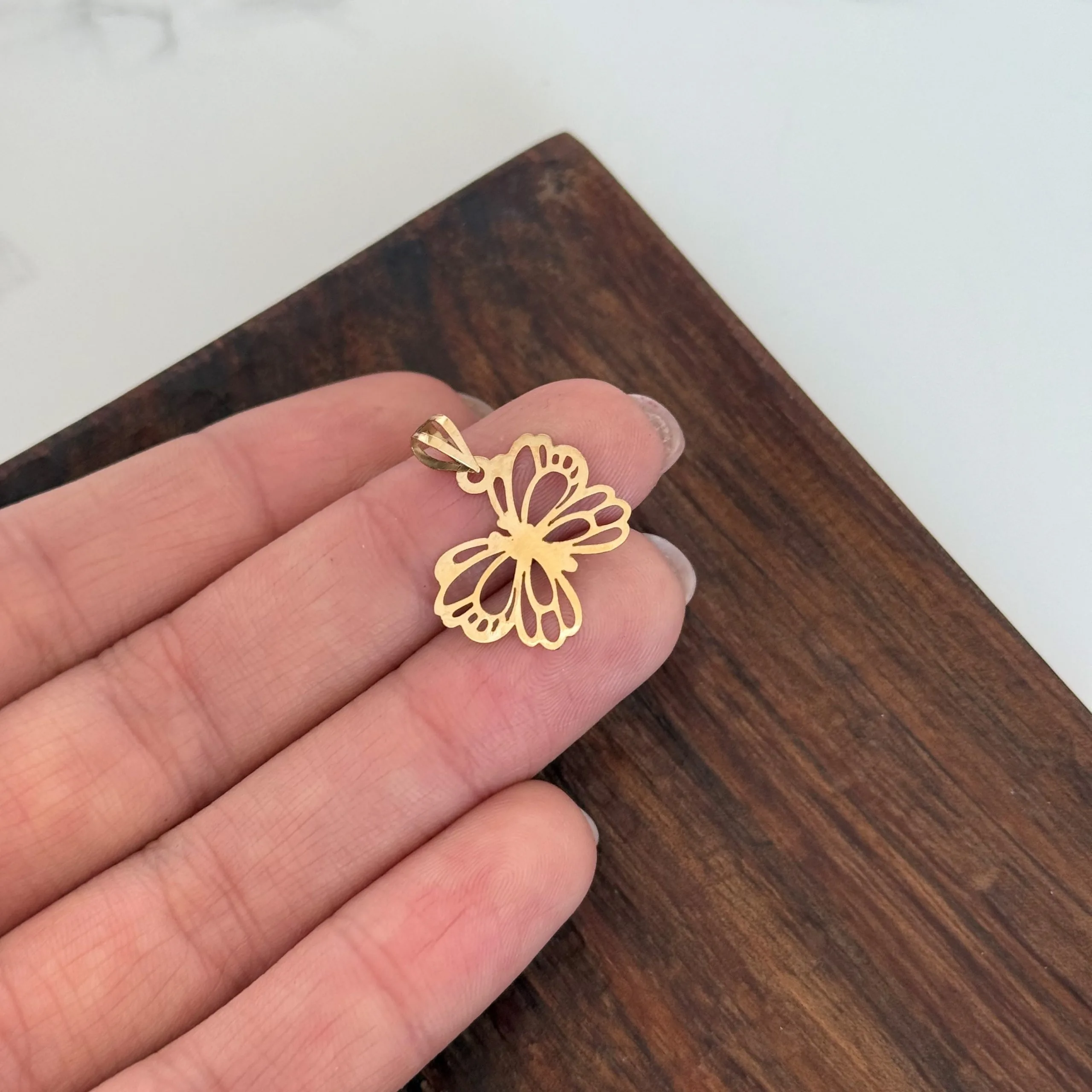 پلاک لیزری طلا پروانه زنانه و دخترانه کد 1494 SF