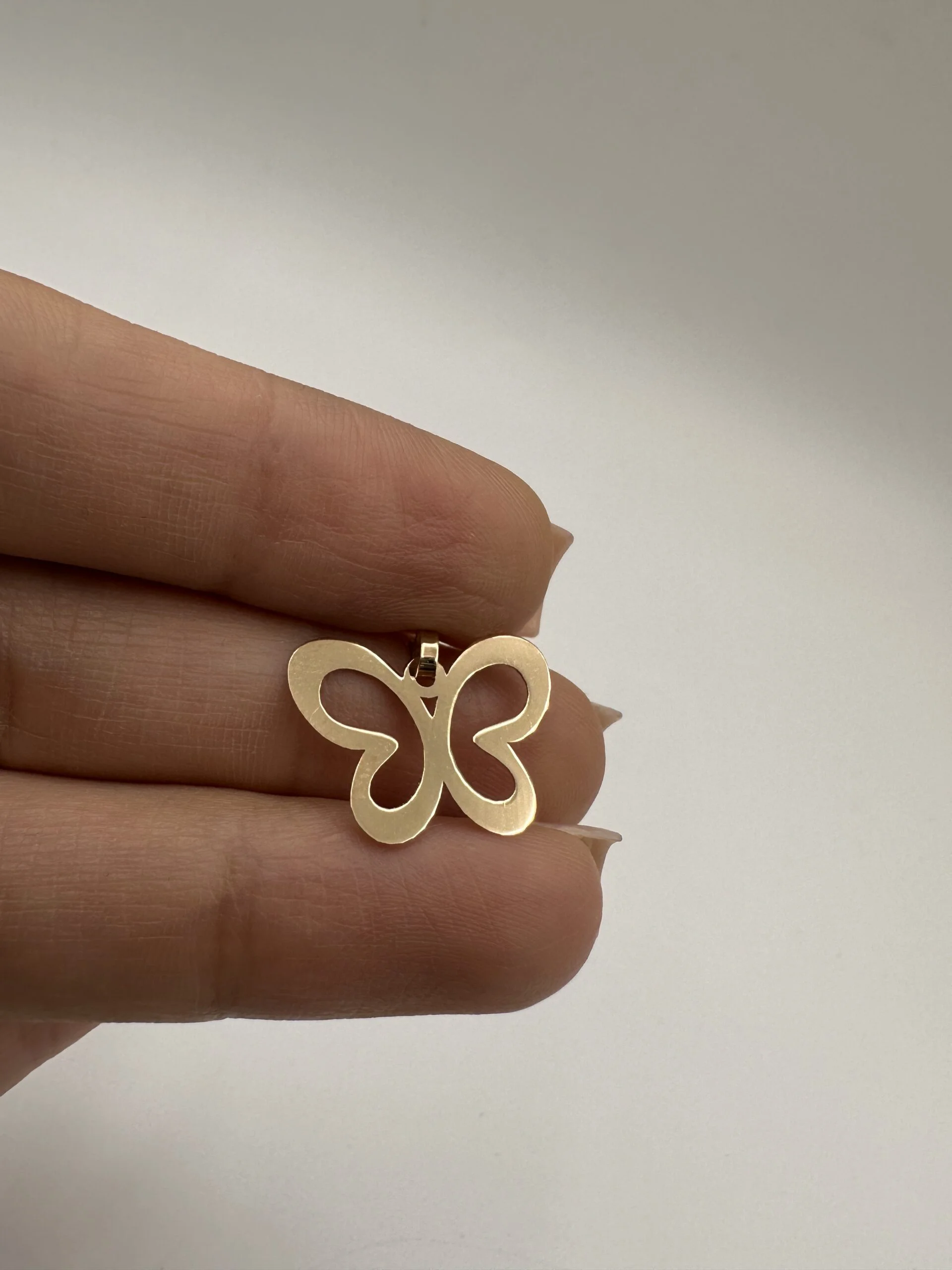 پلاک لیزری طلا پروانه زنانه و دخترانه کد 1588 SF