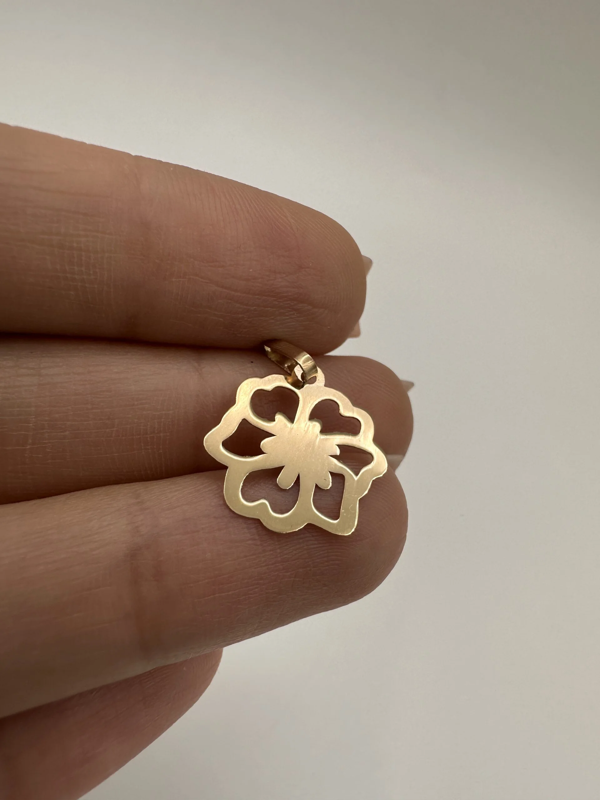 پلاک لیزری طلا طرح گل زنانه و دخترانه کد 1607 SF