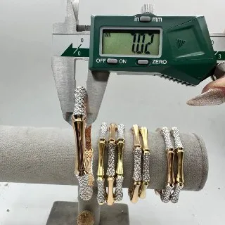 قیمت النگو طلا طرح فیوژن استخوانی صدفی دو رنگ زنانه و دخترانه نمادار