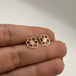 قیمت گوشواره میخی لیزری طلا گل زنانه و دخترانه 18 عیار