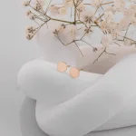 قیمت گوشواره لیزری میخی شش ضلعی طلا زنانه و دخترانه مینیمال و جذاب