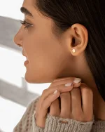 خرید گوشواره لیزری میخی شش ضلعی زنانه و دخترانه طلا 18 عیار با وزن سبک