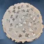 قیمت پلاک لیزری طلا حروف پروانه دار زنانه و دخترانه 18 عیار