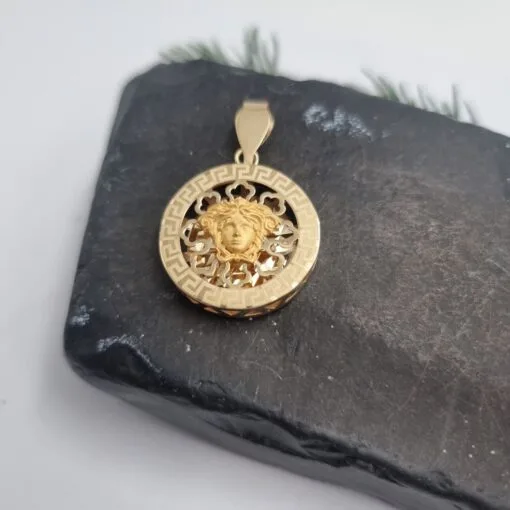 قیمت پلاک طلا ورساچ زنانه و دخترانه 18 عیار