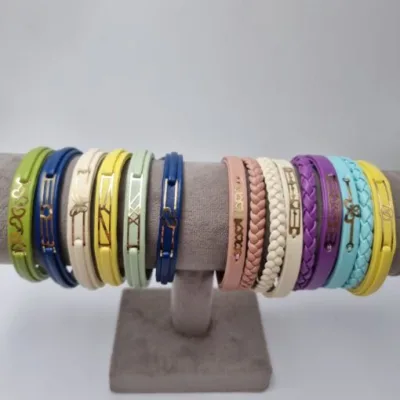 قیمت دستبند طلا چرم رنگی زنانه و دخترانه با وزن سبک