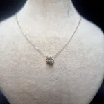 قیمت گردنبند طلا آویز نگین دار زنانه و دخترانه ظریف