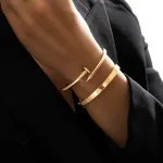 دستبند طلا میخی دخترانه