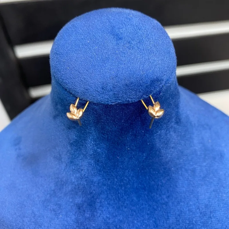 گوشواره طلا میخی برگ زنانه و دخترانه کد 1951