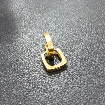 قیمت گوشواره طلا حلقه‌ای مربعی‌ زنانه و دخترانه نمادار