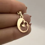 قیمت پلاک طلا لیزری طرح مادر و فرزند زنانه و دخترانه شیک و جدید زیر یک گرم و سبک