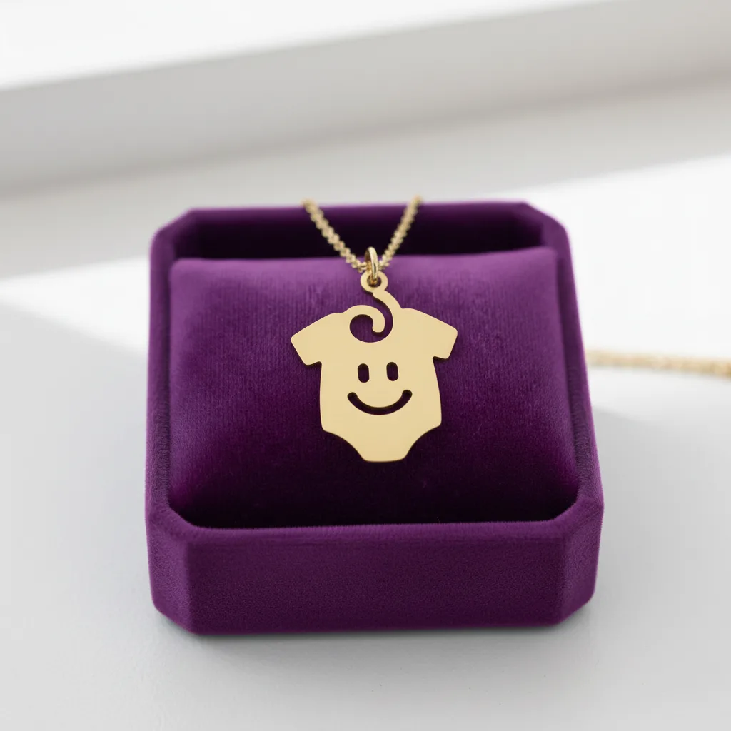 خرید پلاک طلا لیزری طرح لباس نوزاد دختر و پسر ظریف سبک