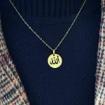 قیمت پلاک لیزری طلا طرح الله زنانه و دخترانه شیک و کم وزن