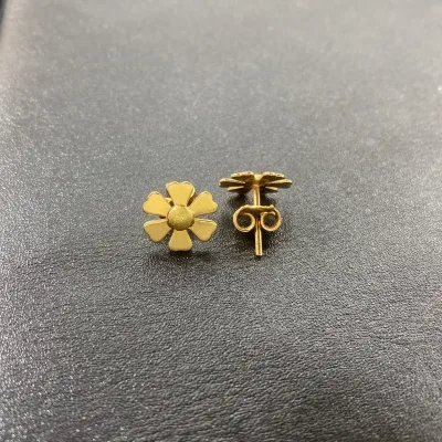 قیمت گوشواره طلا بدون اجرت زنانه و دخترانه طرح گل با وزن پایین 18 عیار
