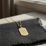 عکس پلاک لیزری طلا وان یکاد شیک و کم وزن