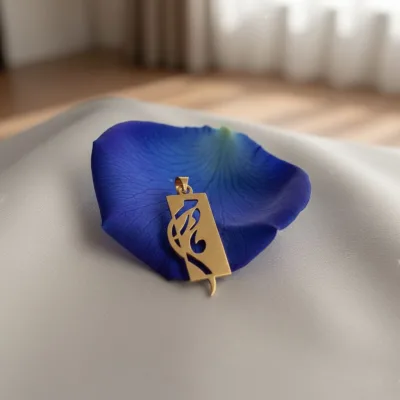 عکس پلاک طلا لیزری طرح مادرم ظریف و لوکس