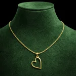 عکس مدل پلاک طلا لیزری طرح قلب زنانه و دخترانه ساده و مینیمال