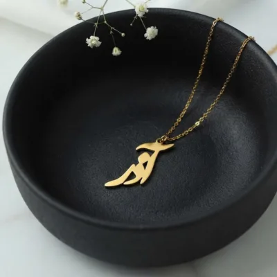 خرید پلاک طلا ماه تولد آذر با فونت ساده 18 عیار با وزن کم و زیر 1 گرم