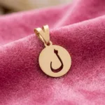 قیمت پلاک طلا حرف ل با قاب دایره توپر 18 عیار سبک و زیر یک گرم