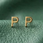 قیمت گوشواره طلا میخی حرف P با وزن پایین و مینیمال 18 عیار