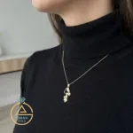 قیمت پلاک طلا دختر و برگ های پاییزی زنانه و دخترانه مینیمال شیک و جدید 18 عیار زیر یک گرم