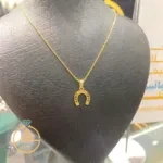 خرید پلاک طلا نعل اسب طرح دار و ظریف زنانه و دخترانه 18 عیار زیر یک گرم