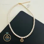 قیمت گردنبند طلا مروارید 5 قلب ظریف زنانه و دخترانه مینیمال و شیک حدود 1 گرم