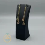 عکس گوشواره طلا آویز گل شش پر ساده زنانه و دخترانه 18 عیار با وزن پایین