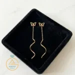 عکس مدل گوشواره طلا کرلی پروانه مینیمال و ظریف زنانه و دخترانه 18 عیار سبک و شیک