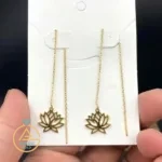 قیمت گوشواره طلا بخیه ای گل نیلوفر آبی زنانه و دخترانه ظریف و مد سال حدود یک گرم