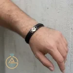 قیمت دستبند طلا چرم حرف F ساده مردانه اسپرت شیک با وزن زیر 500 سوت